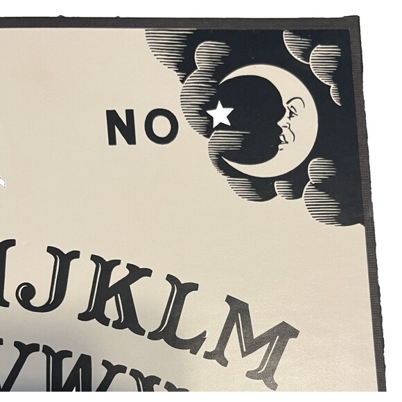 Ouija Board Glow in the Dark Parker Brothers 1998 Mystifying Oracle USA Made - Picture 16 of 16